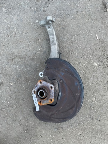 Кулак поворотный передний правый 4M0407254K VAG