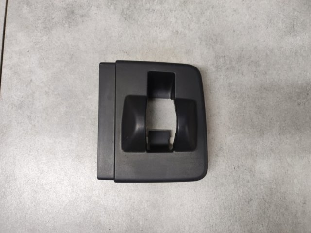 VAG 4M0883689B в наличии Ровно