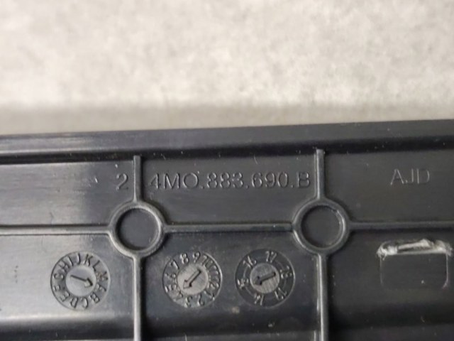 VAG 4M0883690B в наличии Полтава