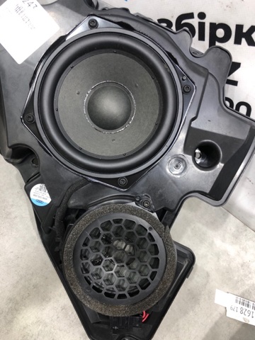 4M8035298 VAG купить в Киев