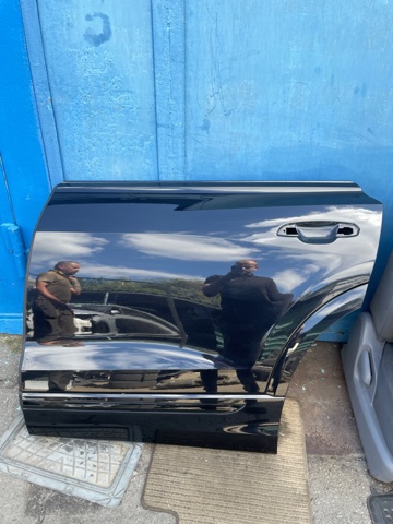 Задняя левая дверь 4M8833051C VAG