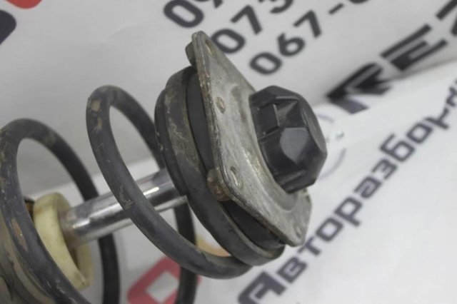 FORD 5012216 Петля двери задней левой в наличии Сумы