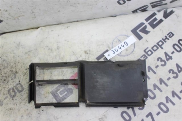 51118235640 BMW Решетка бампера переднего правая купить в Днепр