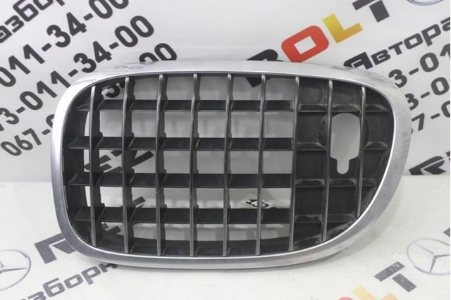 Решетка радиатора левая 51137203197 BMW
