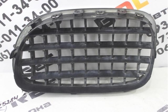 51137203198 BMW Решетка радиатора правая купить в Полтава