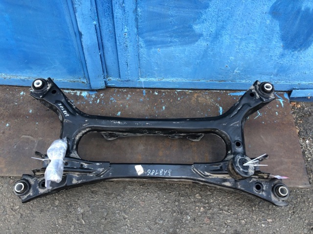 Крабобалка задней подвески 5120606130 TOYOTA