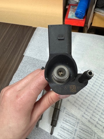 Стекло-форточка двери, задней, левой 51348402573 BMW