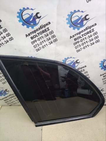 Стукло багажника, правое 51368402620 BMW