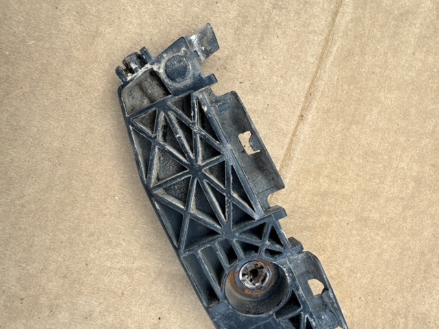 5215642031 TOYOTA Кронштейн бампера заднего внешний левый купить в Полтава