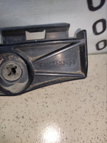 TOYOTA 5215753040 Направляющая заднего бампера правая в наличии Николаев