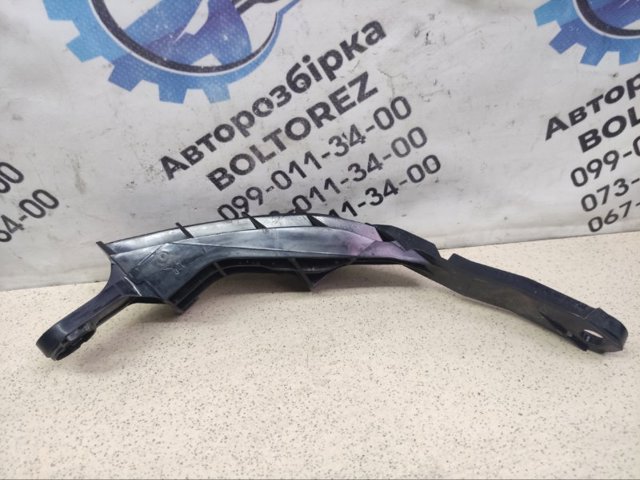 Кронштейн бампера заднего, правый 525620R070 TOYOTA
