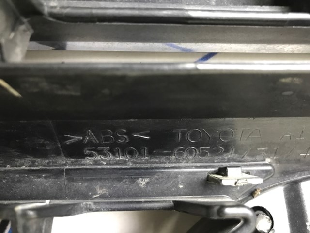 TOYOTA 5310160521 Решетка радиатора в наличии Днепр