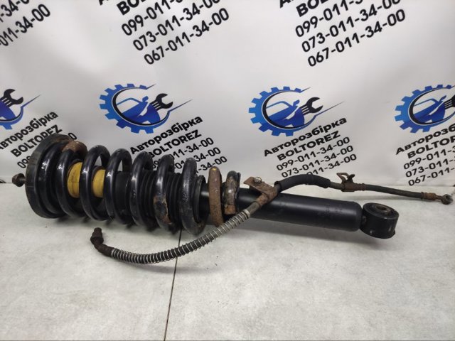Амортизаторная стойка передняя правая 546403E300 HYUNDAI