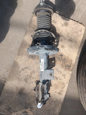 Передний правый амортизатор 546614R120 HYUNDAI