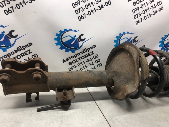 NISSAN 553038H326 Амортизатор задний левый в наличии Днепр