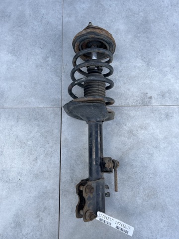 Стойка задняя, левая 553038H625 NISSAN