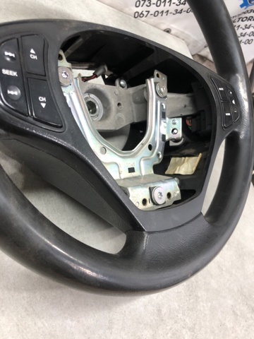 HYUNDAI 561101H160EQ Руль в наличии Ужгород