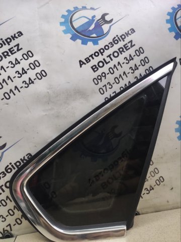 Стекло кузова/багажного отсека, левое 561845297R VAG