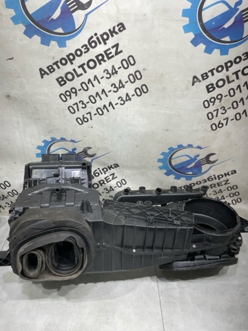 561898063 VAG Корпус печки в сборе купить в Сумы