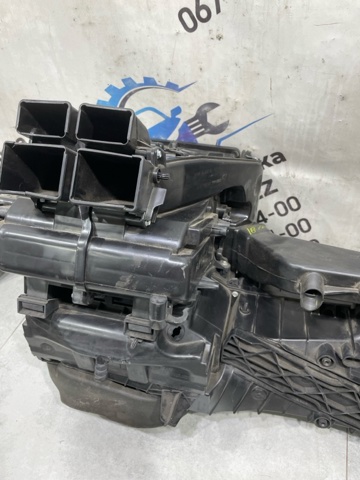VAG 561898063 Корпус печки в сборе в наличии Ужгород
