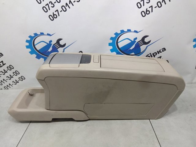 TOYOTA 5881048170A0 Консоль панели управления центральная в наличии Черновцы