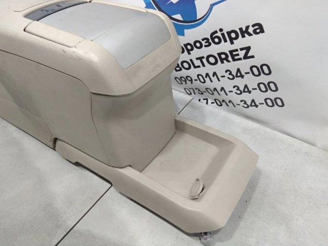 TOYOTA 5881048170A0 Консоль панели управления центральная в наличии Тернополь