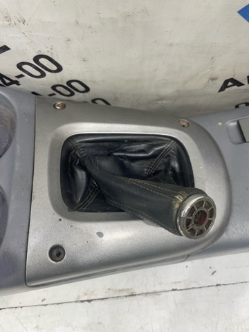 5890542010B0 TOYOTA Крышка подлокотника купить в Тернополь