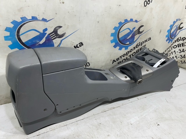 TOYOTA 5890542010B0 Крышка подлокотника в наличии Чернигов
