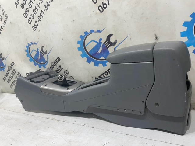 TOYOTA 5890542010B0 Крышка подлокотника в наличии Украина