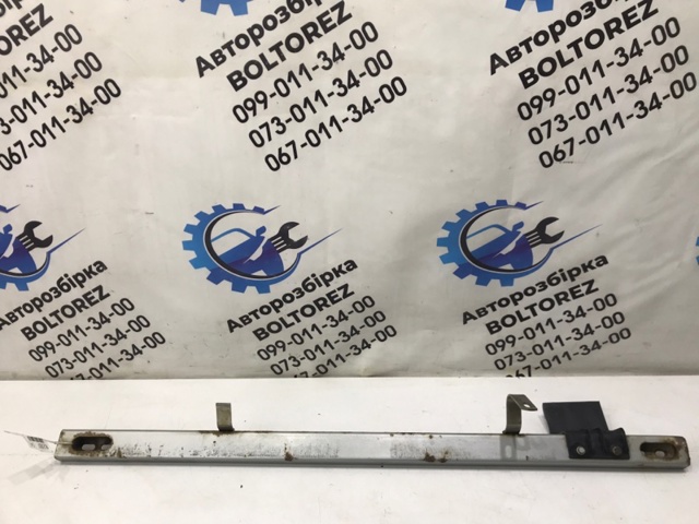 Усилитель переднего бампера  620308H710 NISSAN