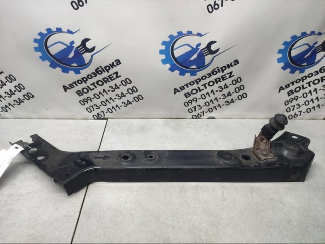 Рамка радиатора верхняя 62512JG00A NISSAN