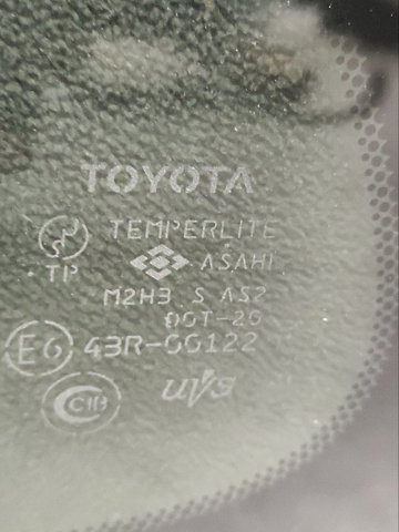 TOYOTA 6272042160 Стекло кузова (багажного отсека) левое в наличии Черновцы