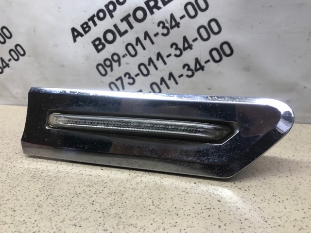 BMW 63137203372 Повторитель поворота на крыле правый в наличии Чернигов