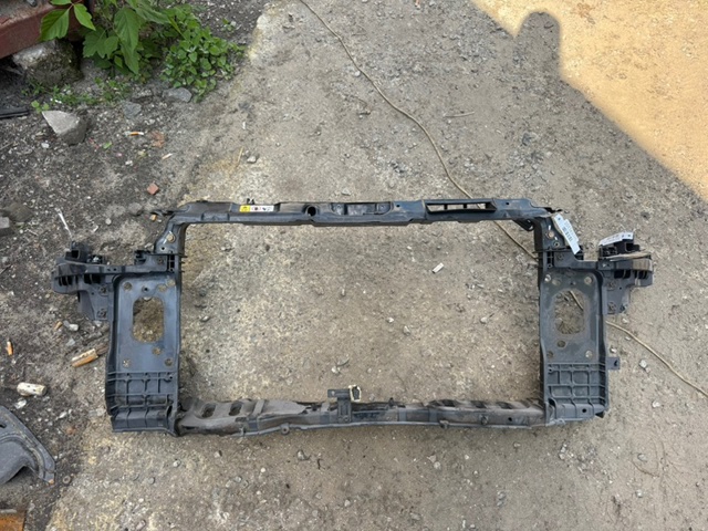 Укрепления для радиаторов 641013X000 HYUNDAI