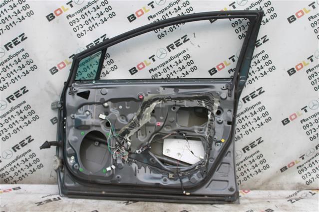 670010F011 TOYOTA Дверь передняя правая купить в Николаев