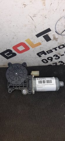 Мотор стеклоподъемника двери передней, правой 67628381020 BMW