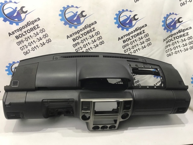 Панель передняя "торпедо" 681008H811 NISSAN