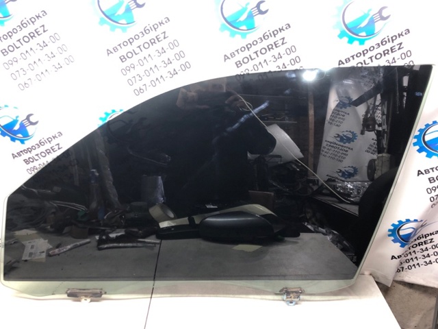 Стекло водительской двери 6810260560 TOYOTA