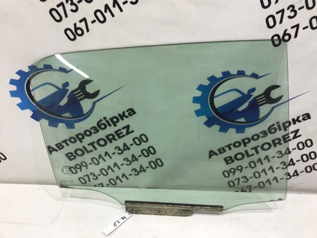 Стекло заднее правое 6810302210 TOYOTA