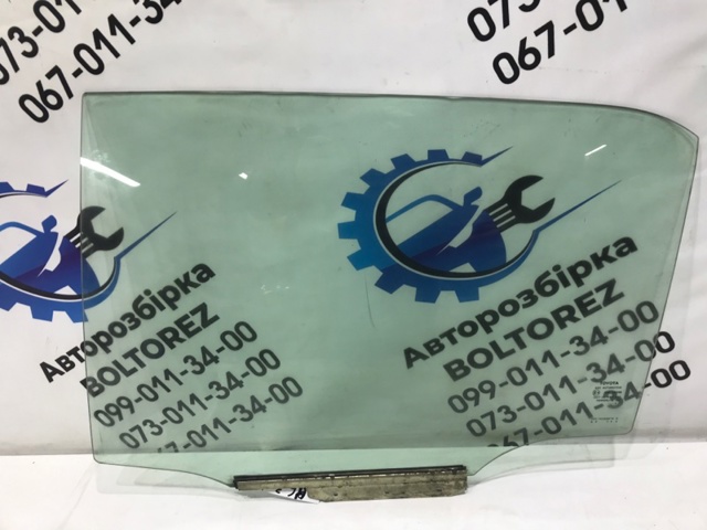 Стекло двери задней левой 6810402200 TOYOTA