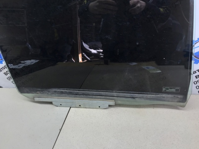 6811342050 TOYOTA Стекло двери задней правой купить в Сумы
