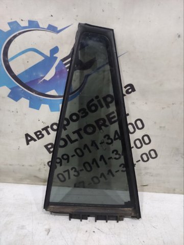 Форточка двери треугольник, задней, левой 6812442130 TOYOTA