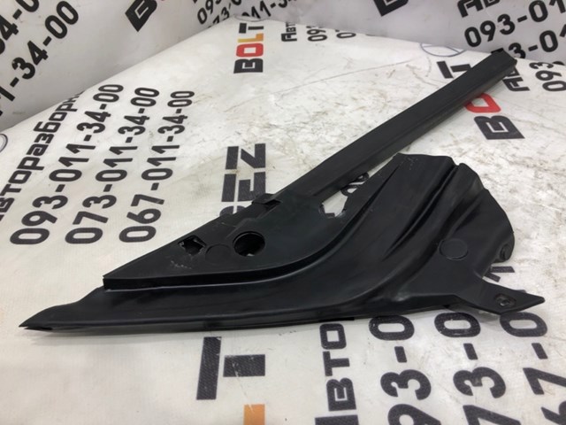 Стекло треугольное двери передней правой 681250F010 TOYOTA