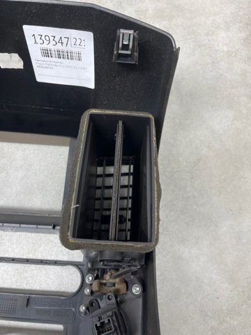 NISSAN 68261EB310 в наличии Черновцы