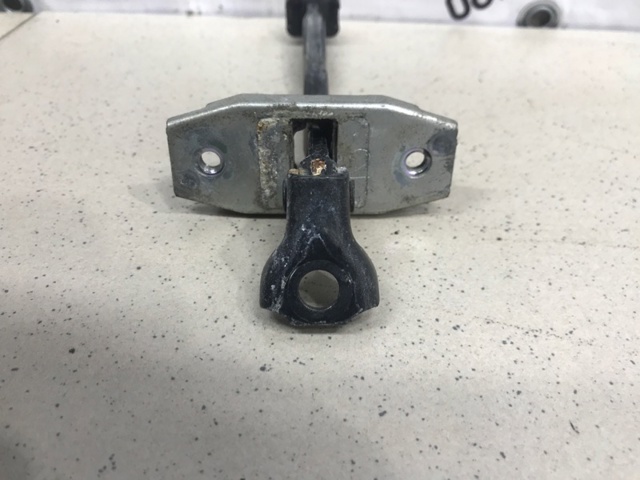 6864033070 TOYOTA Ограничитель открывания двери задний левый купить в Киев