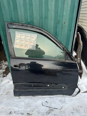 Петля двери передней правой 6873033010 TOYOTA