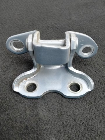 TOYOTA 6875035041 Петля двери передней в наличии Одесса