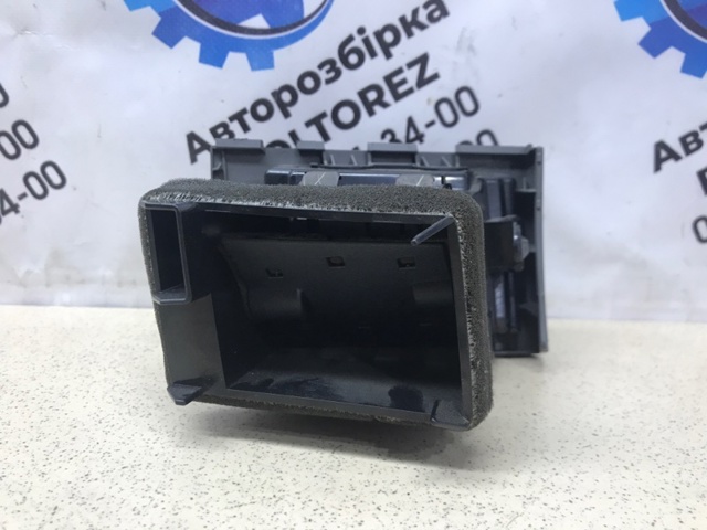 NISSAN 68761JG40A Решетка вентиляции салона на "торпедо" левая в наличии Ирпень