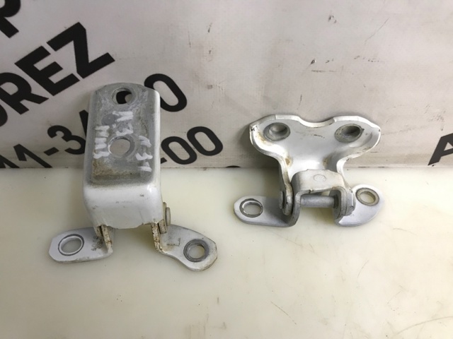 TOYOTA 6878052030 Петля двери задней левой в наличии Запорожье