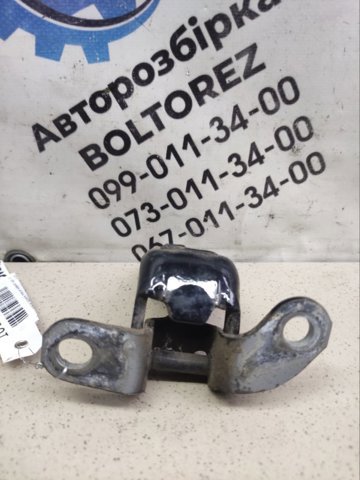 Петля задней двери, левой 6878060031 TOYOTA